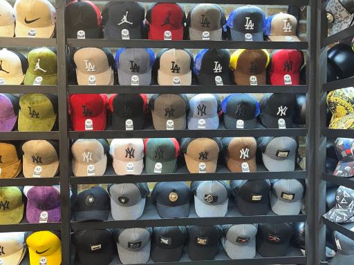 عکس کلاه فروشی یک مد