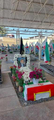 عکس گلستان شهدا زرین شهر