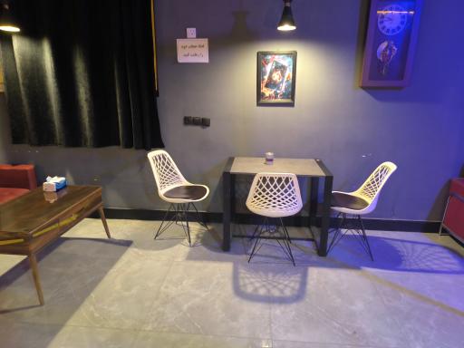 عکس کافه آمیس 