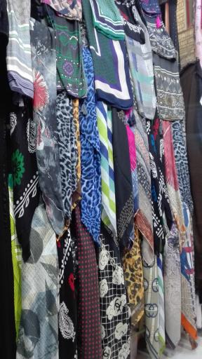 پوشاک موحد(شال وروسری)