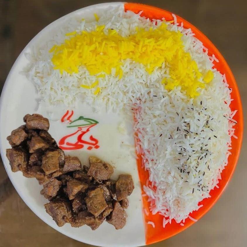 عکس تهیه غذای یلدا