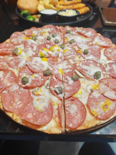 عکس کافه فست فود ایت اند میت