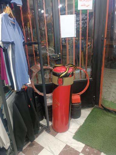 عکس فروشگاه ورزشی ایده آل