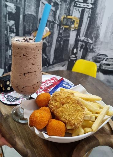 عکس کافه‌ بازی‌ رآمش