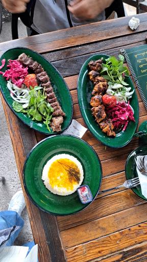 عکس کافه گیلیاد