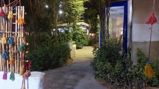 رستوران سنتی و سفره خانه باغچه خان