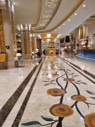 عکس باغ ایرانی هتل اسپیناس پالاس