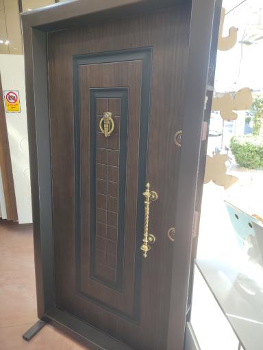 عکس درب ضد سرقت و پنجره خاطری