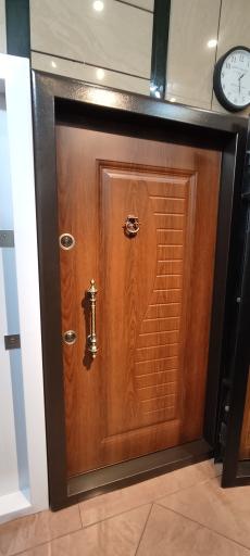 عکس درب ضد سرقت و پنجره خاطری