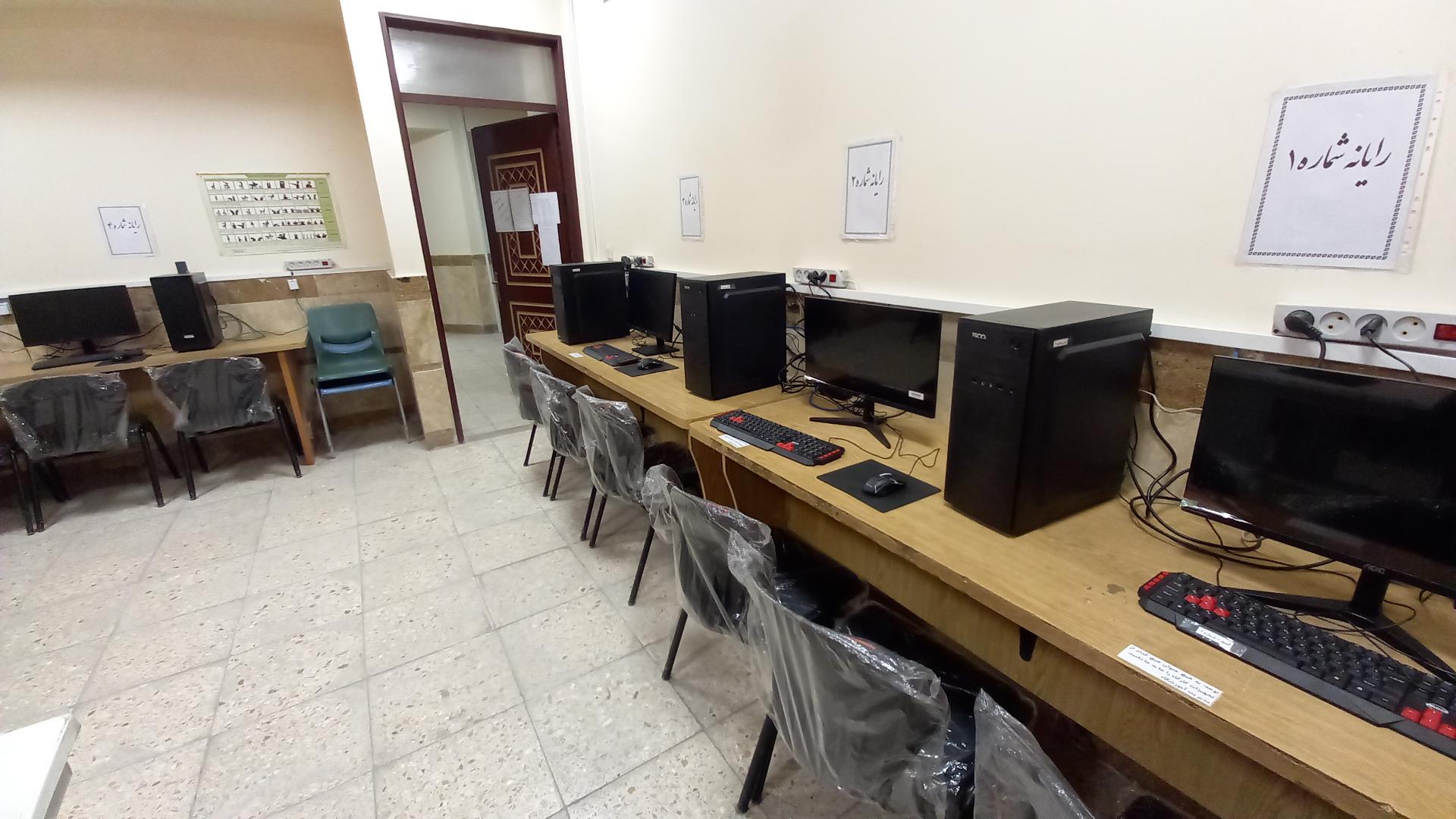 عکس هنرستان دکتر صراف