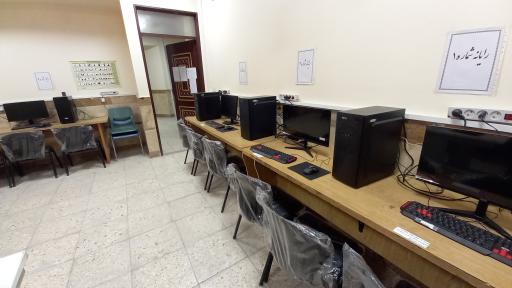 عکس هنرستان دکتر صراف