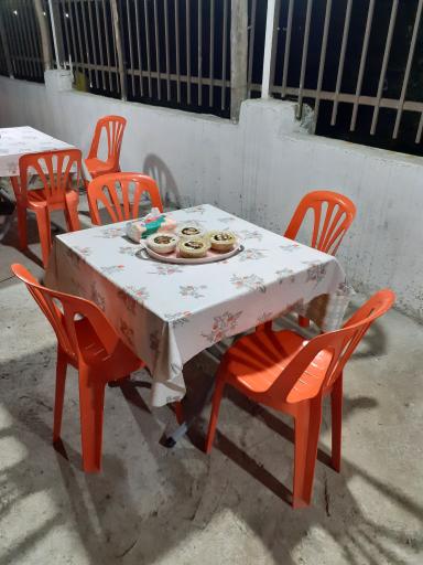 عکس آش دودی خاله خانم (شعبه ۲)