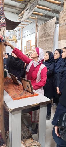 عکس موزه زنده گلیم و قالی سیرجان