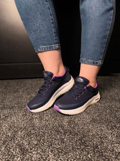 عکس پخش کفش شاهو سان