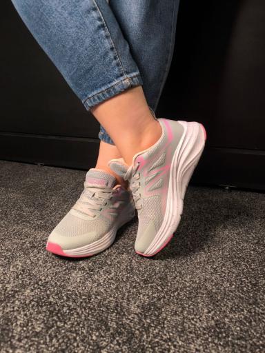 عکس پخش کفش شاهو سان