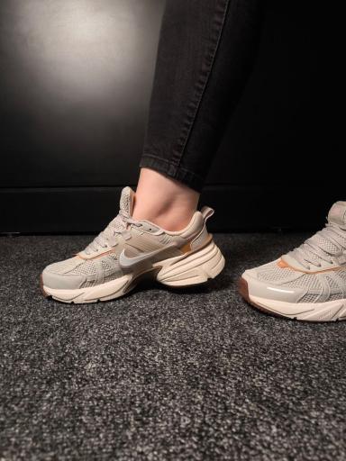 عکس پخش کفش شاهو سان