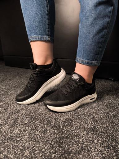 عکس پخش کفش شاهو سان