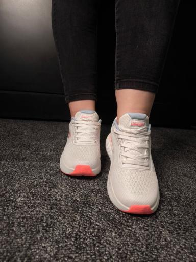 عکس پخش کفش شاهو سان