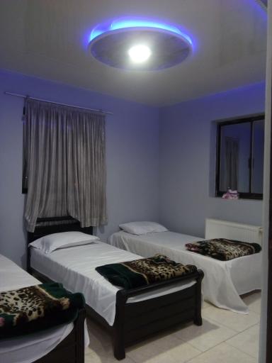 عکس هتل آپارتمان ننه زهرا 