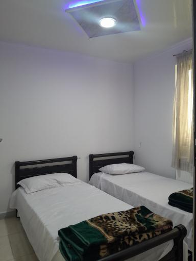 عکس هتل آپارتمان ننه زهرا 