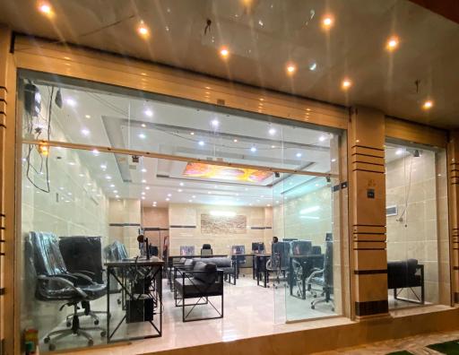 عکس گروه مشاورین املاک خانه سفید