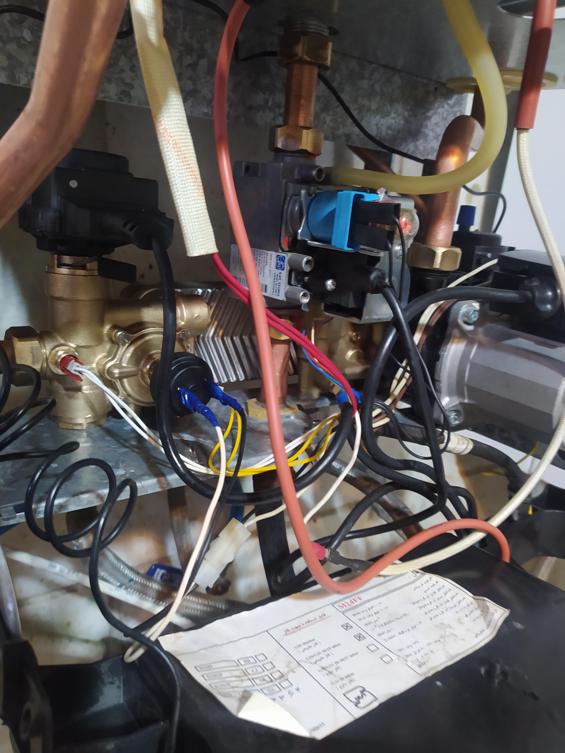 عکس تعمیر تخصصی پکیچ و آبگرمکن