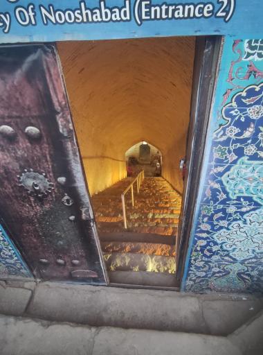 عکس شهر زیرزمینی باستانی نوش آباد