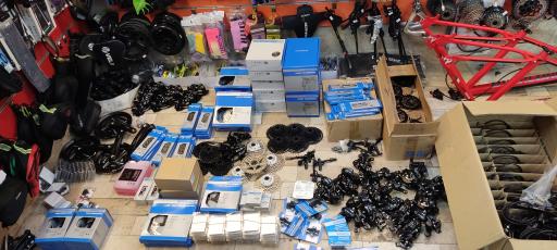 فروشگاه دوچرخه آسمان آبی