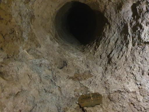 عکس شهر زیرزمینی باستانی نوش آباد