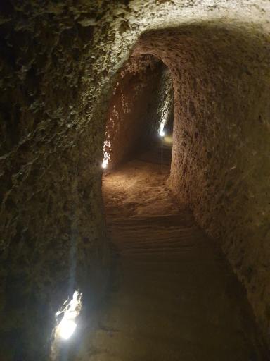 عکس شهر زیرزمینی باستانی نوش آباد