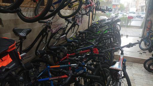 عکس فروشگاه دوچرخه آسمان آبی