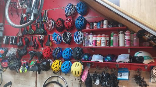 عکس فروشگاه دوچرخه آسمان آبی