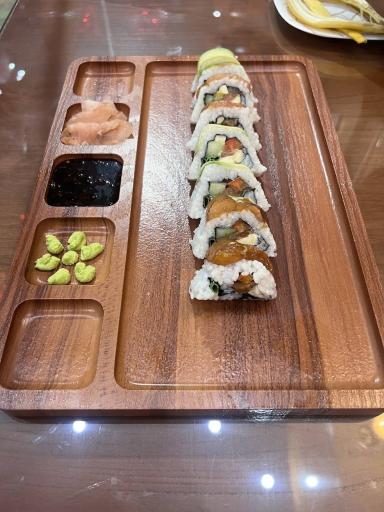 عکس رستوران چینی اژدهای سرخ