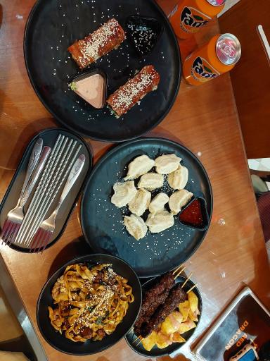 عکس رستوران چینی اژدهای سرخ