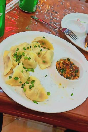 عکس رستوران چینی اژدهای سرخ