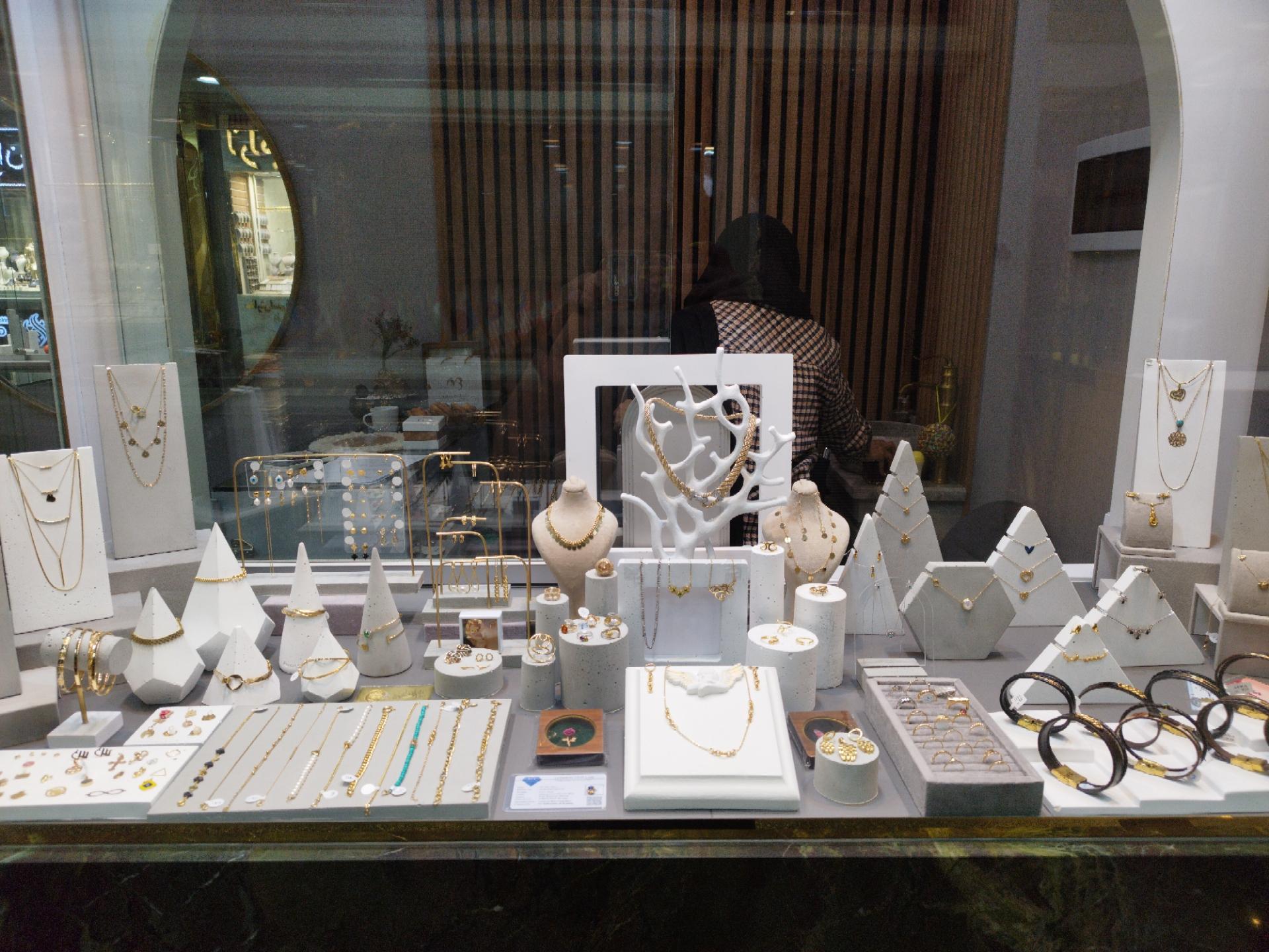 عکس نبارا گلد