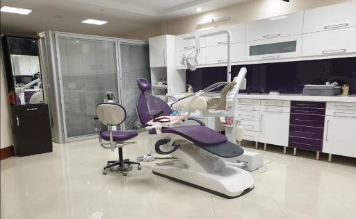 عکس مطب دکتر محسن کاشانی نژاد متخصص جراحی لثه و ایمپلنت