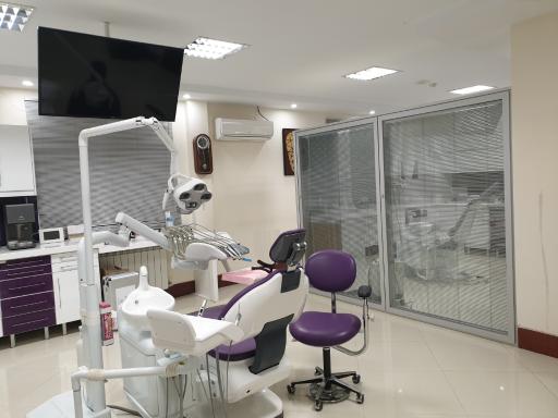عکس مطب دکتر محسن کاشانی نژاد متخصص جراحی لثه و ایمپلنت