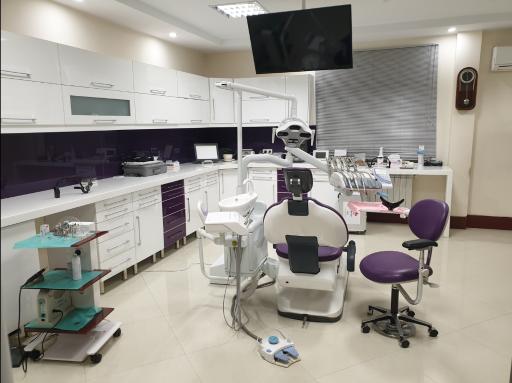 عکس مطب دکتر محسن کاشانی نژاد متخصص جراحی لثه و ایمپلنت