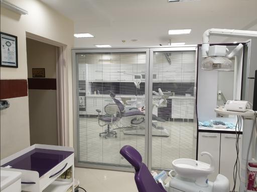 عکس مطب دکتر محسن کاشانی نژاد متخصص جراحی لثه و ایمپلنت