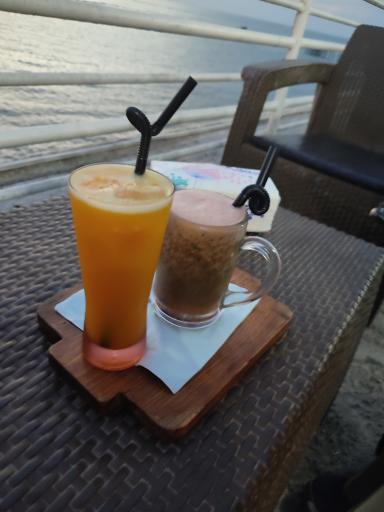 عکس کافه آزادی