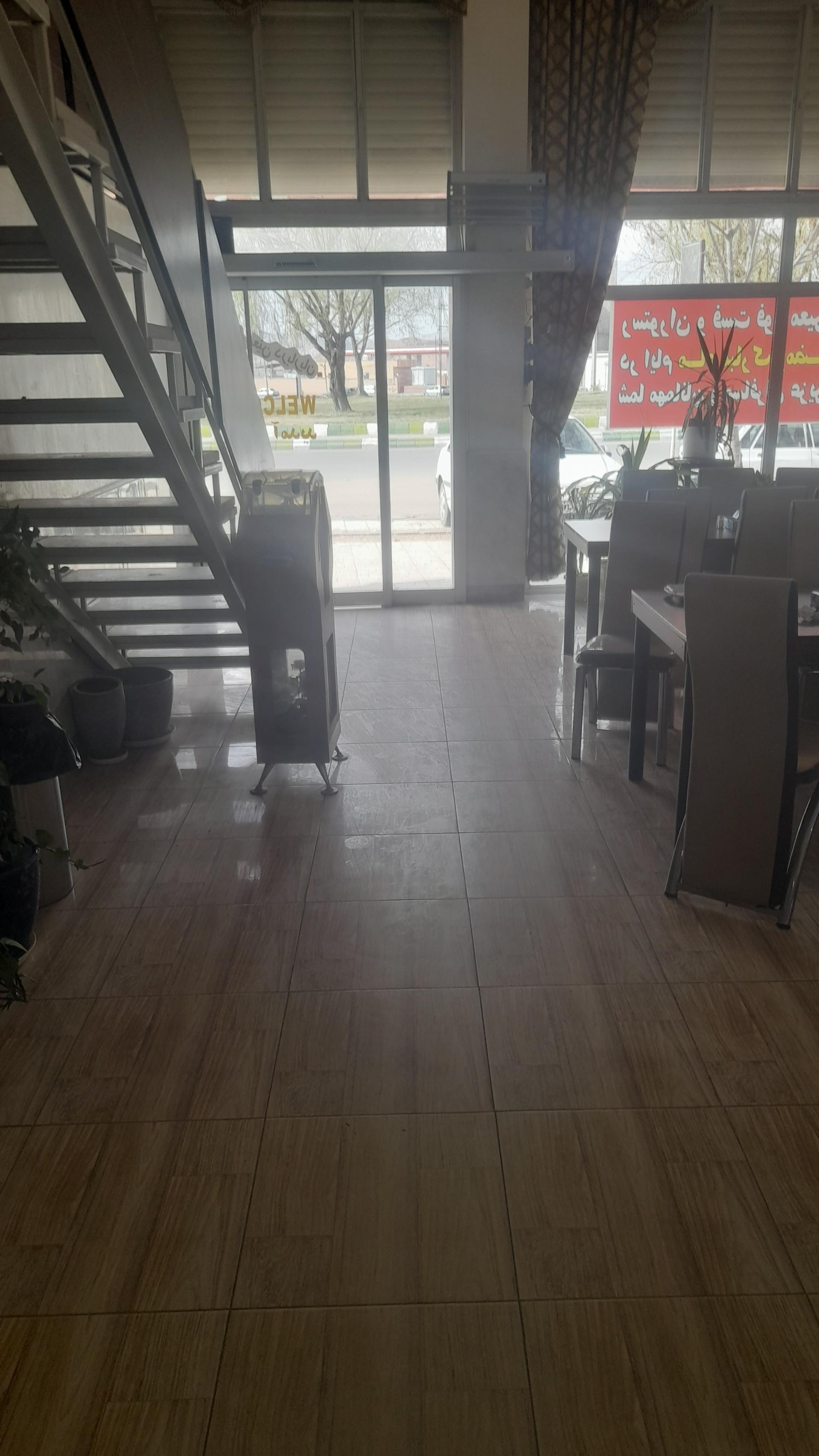 عکس رستوران معین درباریان