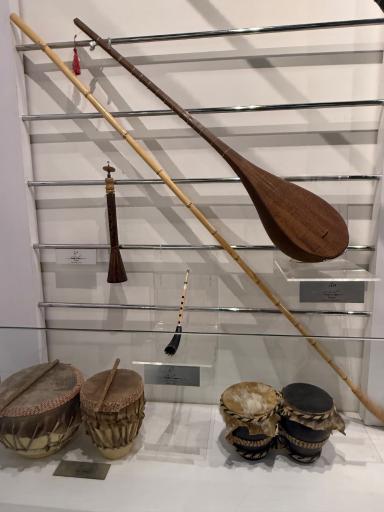 عکس موزه موسیقی اصفهان