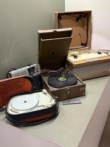 عکس موزه موسیقی اصفهان