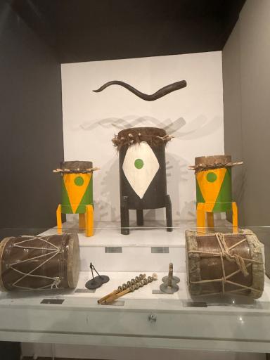 عکس موزه موسیقی اصفهان