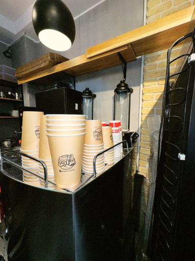 عکس کافه پیزاچی