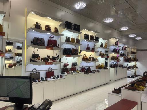 فروشگاه چرم سی ینا