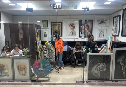 عکس گالری نقاشی سایه