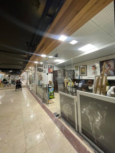 عکس گالری نقاشی سایه