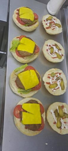 عکس فست فود بمبی نو شعبه ۳